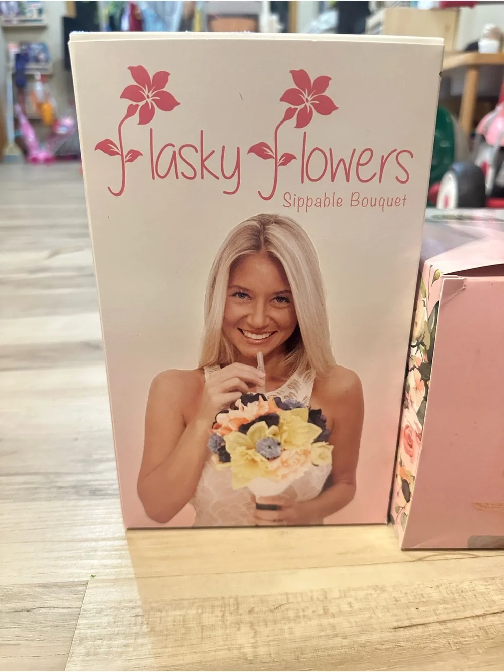 Flasky Flowers Sippable Bouquet – Brand New / Never Used